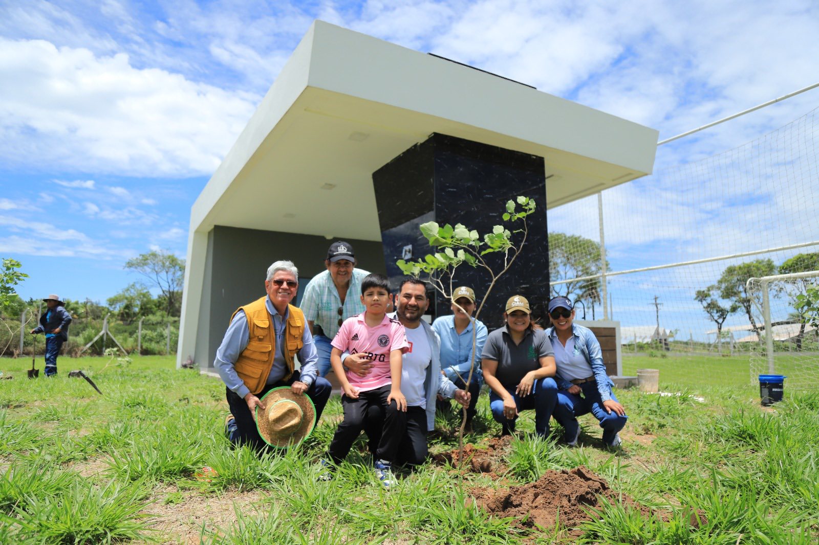 Embelleciendo nuestra Sede Campestre